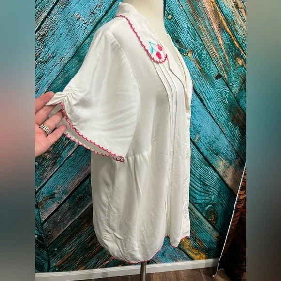 ModCloth Retro 1950s Red Cherry Embroidered Collar Button Down Shirt Blouse - Picture 4 of 10